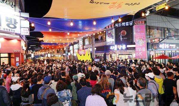 1004 안동국제탈춤페스티벌 2022 대단원의 막 내려 도심전체가 역동적 축제 참여 (5).jpg