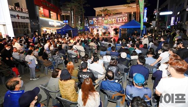 1004 안동국제탈춤페스티벌 2022 대단원의 막 내려 도심전체가 역동적 축제 참여 (6).jpg