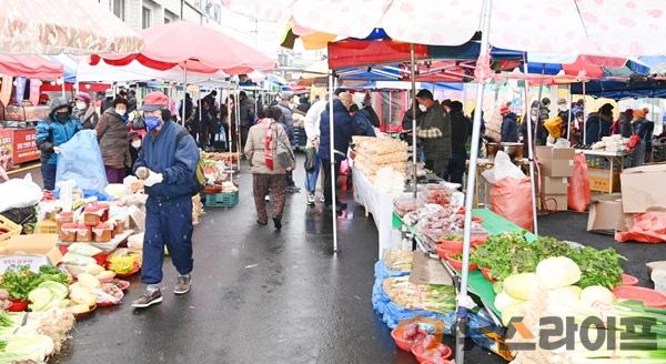 김천시, 설 명절 전통시장에서 장 보세요(사진2).jpg