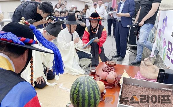 단오절, 전통과 문화를 잇는 줄다리기 한판!(사진4).jpg