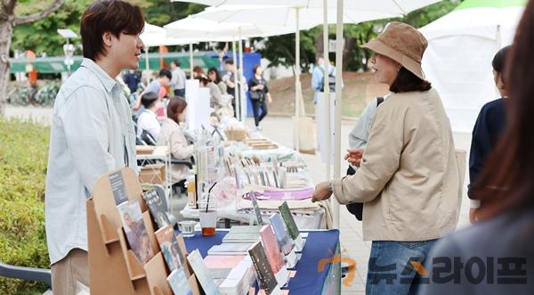 구미독서문화축제 보도자료(야외).jpg