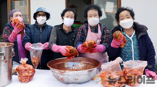 칠곡할매래퍼 그룹 텃밭 왕언니2.jpg