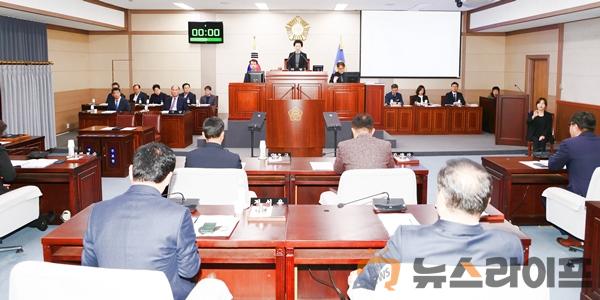 상주시의회 제230회 제2차정례회 제3차 본회의 (2).jpg